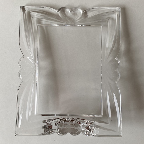 Beautiful Heavy Glass 5x7 Picture Frame - Picture 4 of 7